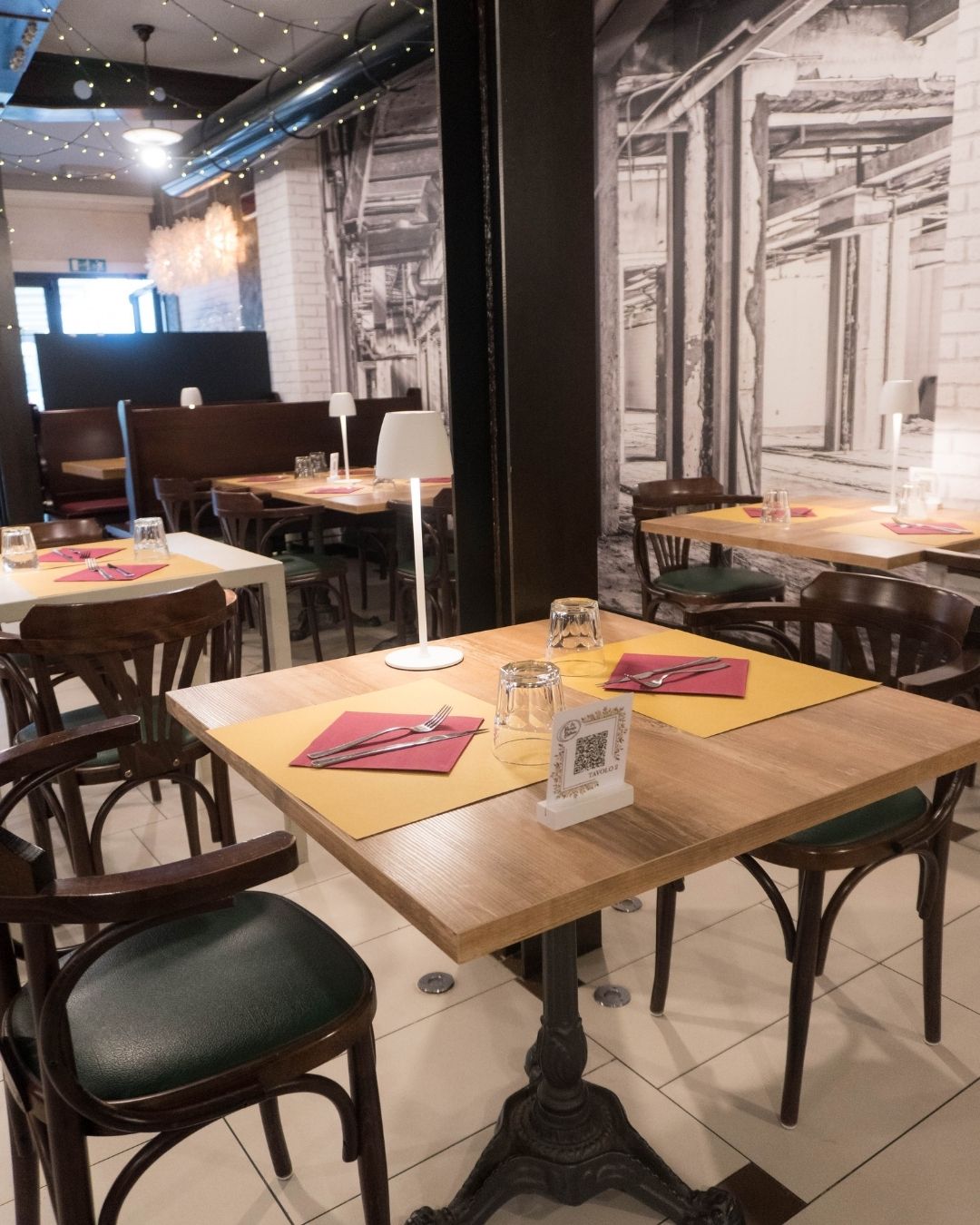 L'ambiente accogliente dell'osteria